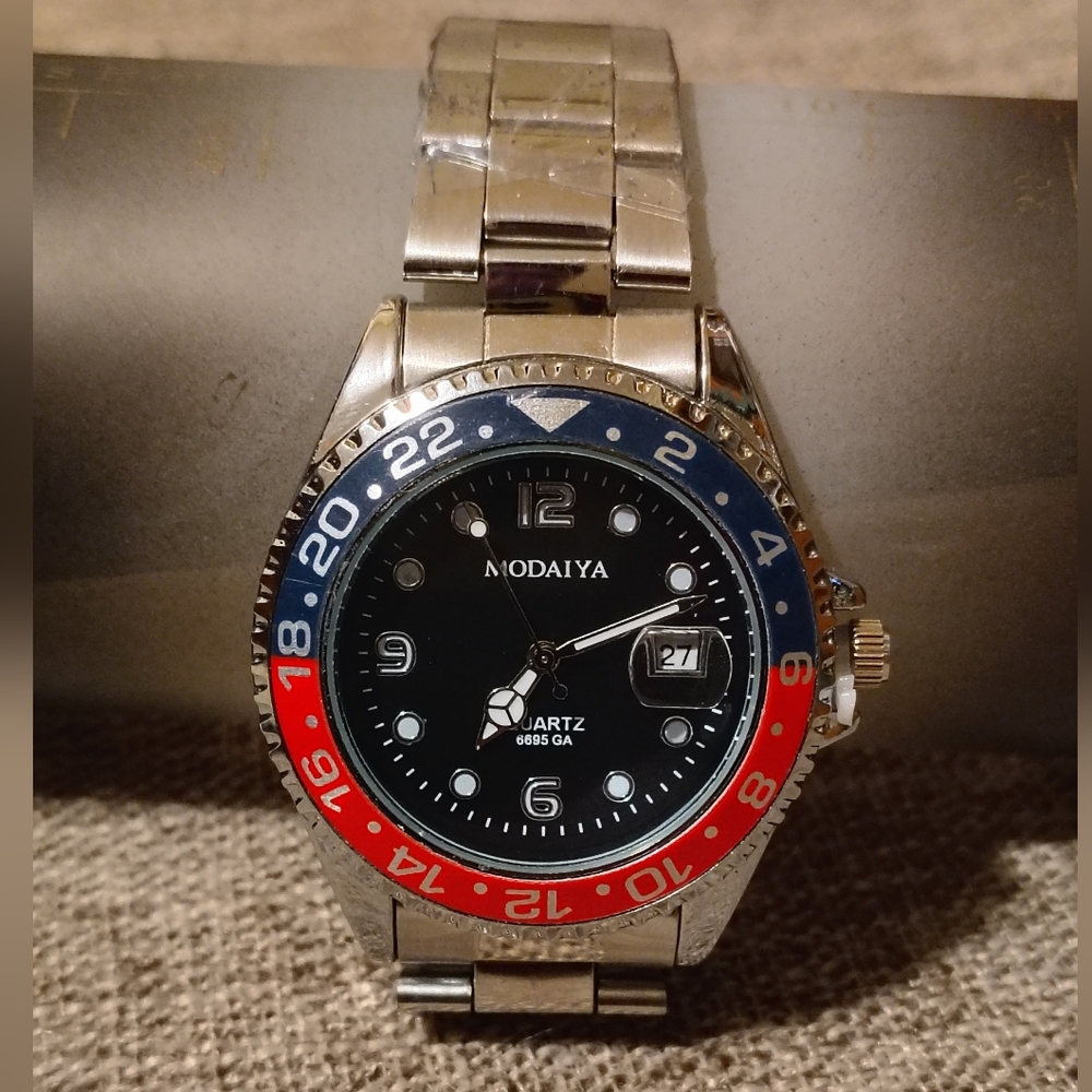 Modaïya Silver and Black Quartz Watch